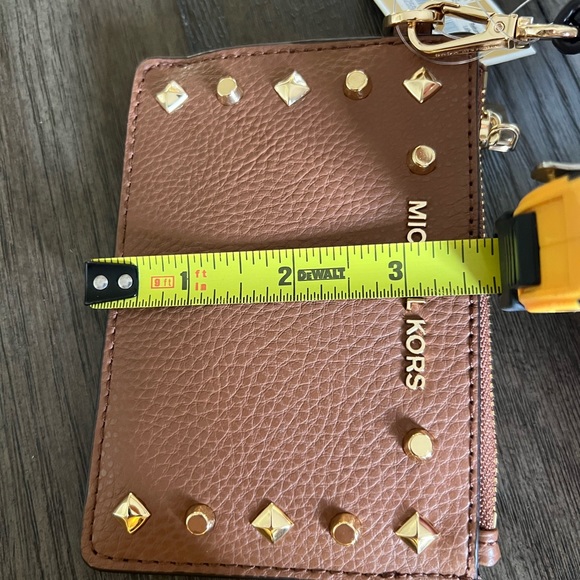 MICHAEL KORS Wristlet - Picture 4 of 11